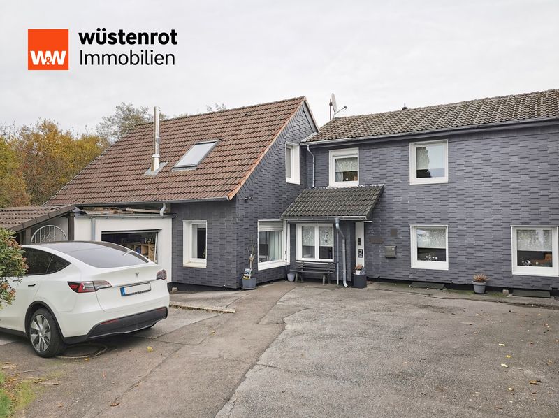 ***Großzügiges Familienhaus mit viel Platz - Ideal auch als Mehrgenerationenhaus!***